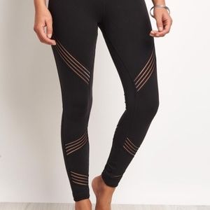 ALO Elevate Yoga Leggings